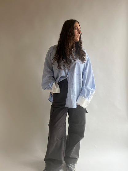 Chemise oversize à rayures bleues et manches contrastées
